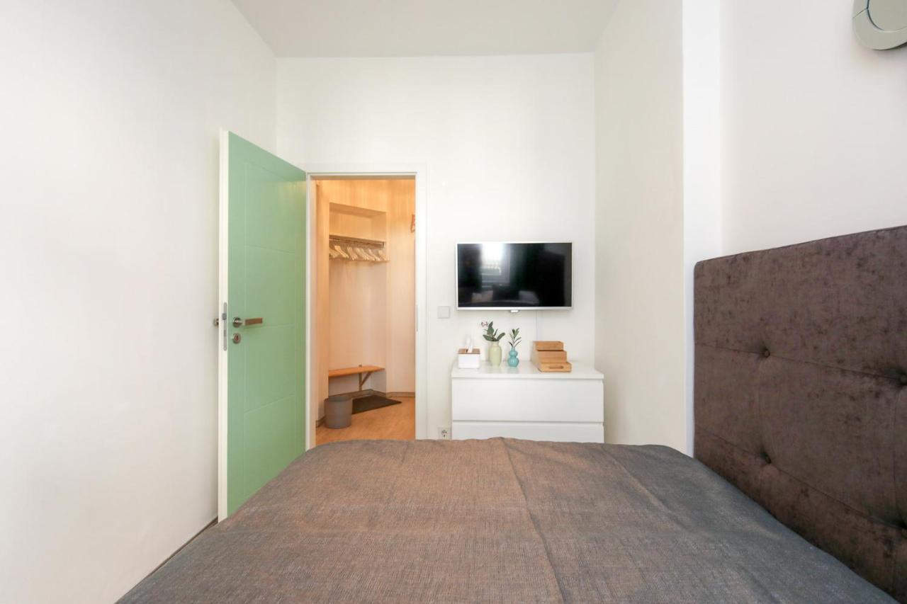4 Personen Altbau Nahe Kurfuerstendamm - Macbeth برلين المظهر الخارجي الصورة